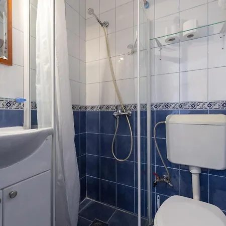 Studio 6852a Apartment Sućuraj