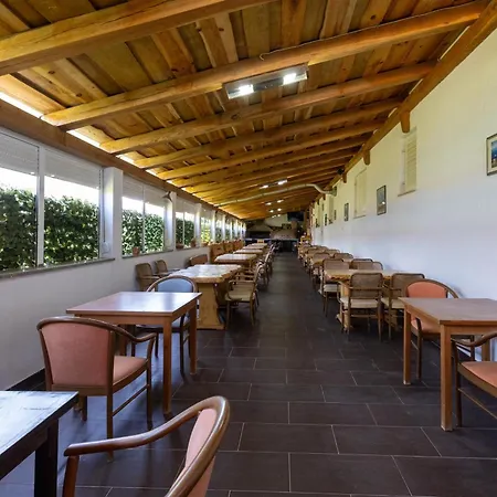 Studio 6852a * Sućuraj