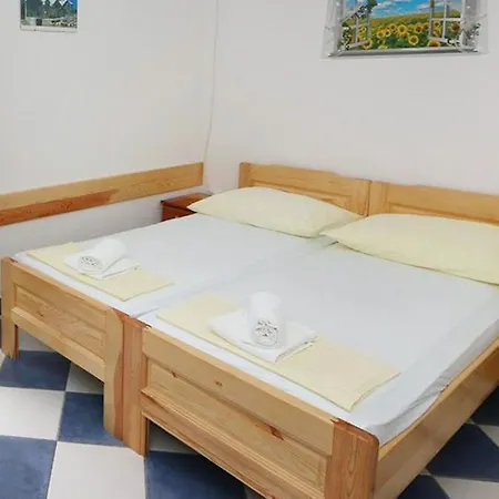 Apartment Studio 6852a Sucuraj
